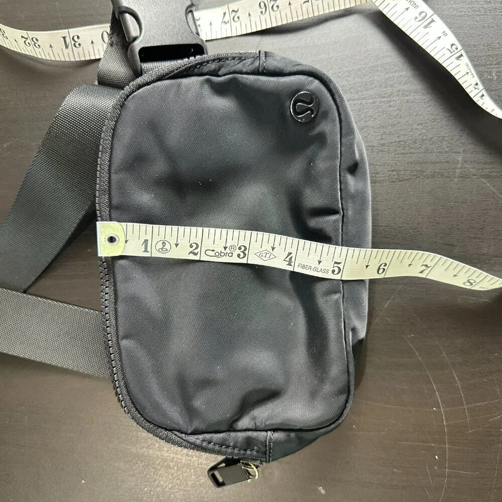 LULULEMON Everywhere Belt Bag Black